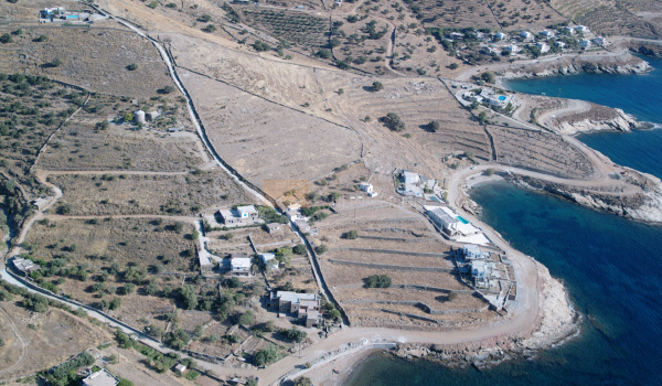 Οικόπεδο - Plot
