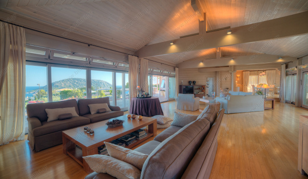 02__level_one_living_room_06_1230267730