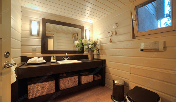 02__level_one_living_room_11_bath