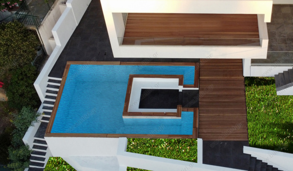 7_pool_and_area_around